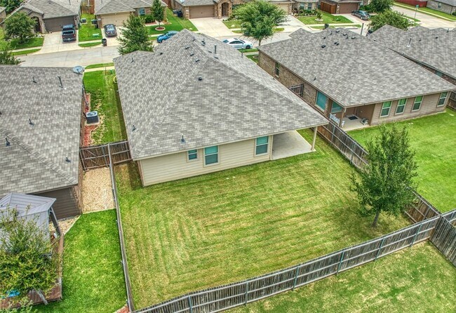 Building Photo - 744 Walls Blvd