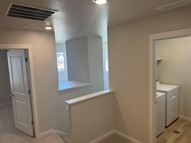 Building Photo - Stunning Brand New Home Close To Lowry & DIA