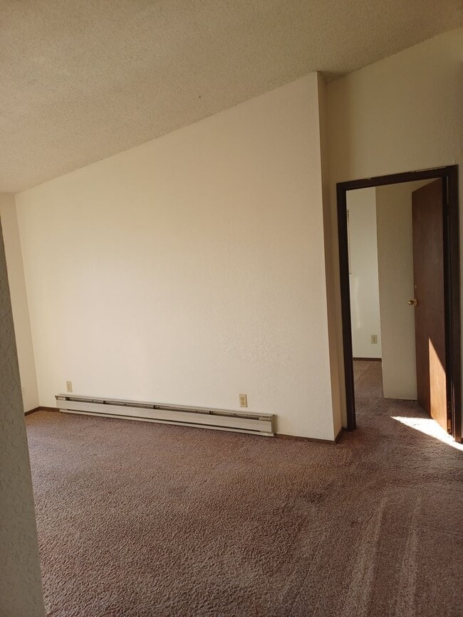 Interior Photo - Huang