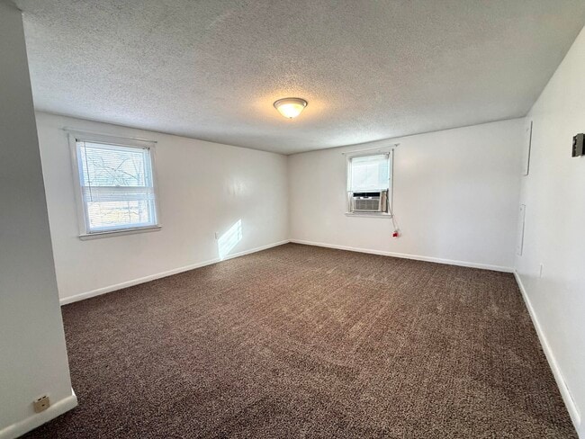 Building Photo - 1405 Webb Ridge Rd