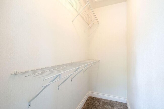 Building Photo - AVAILABLE FOR PRE-LEASE - Modern & Charming 3 Bedroom