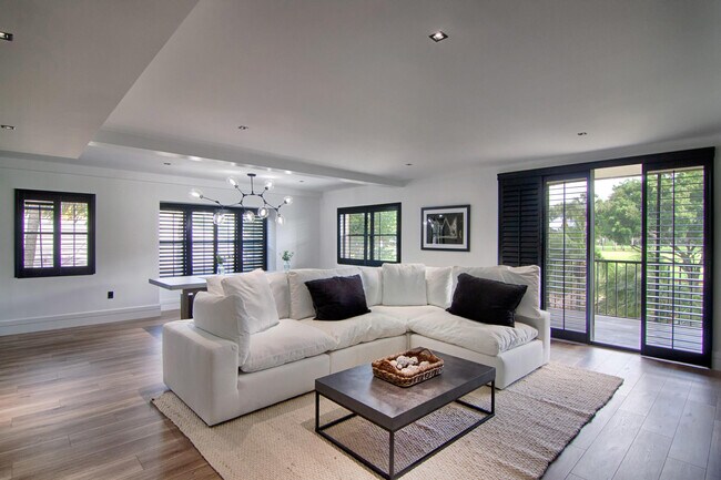 Building Photo - 2770 Polo Island Dr