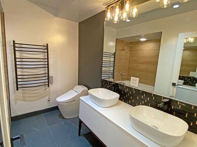 Building Photo - LUXURY Living at Santana Row! Private Cond...