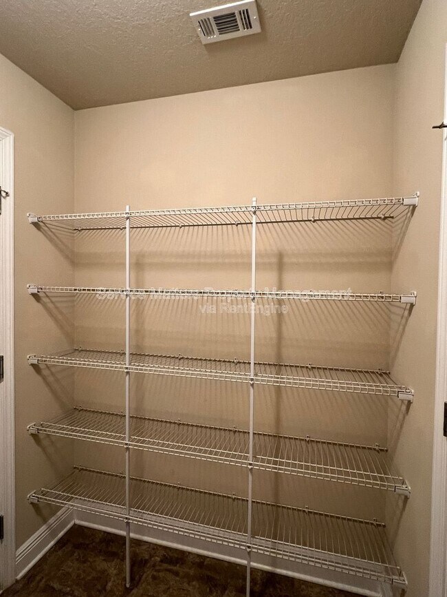 Building Photo - 4736 Frances St