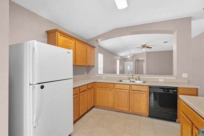 Building Photo - 209 Lake Washington Dr