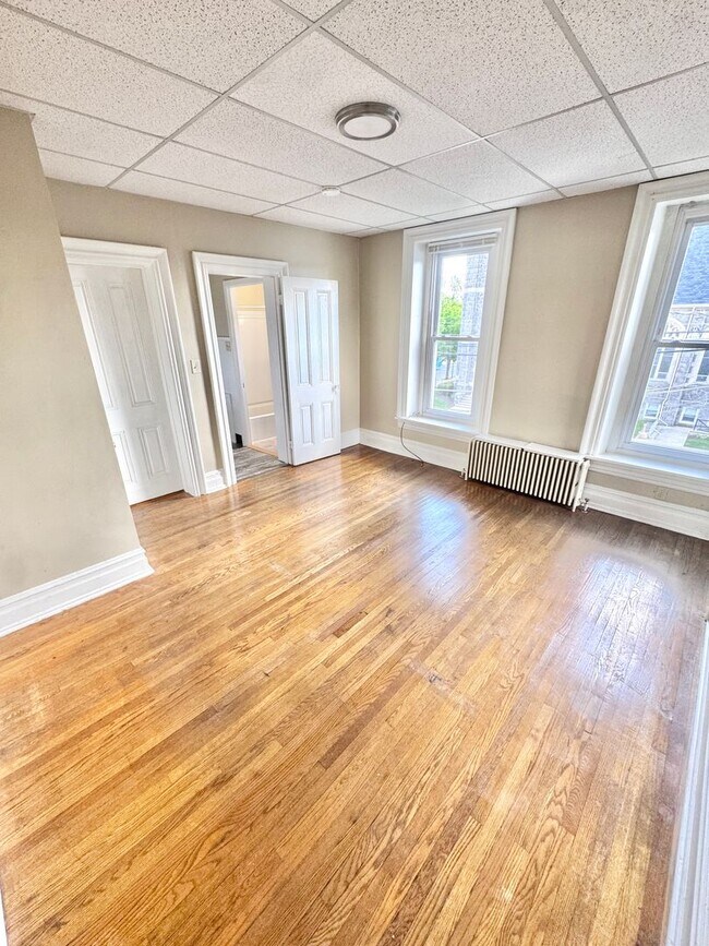 Building Photo - 449 Chestnut St