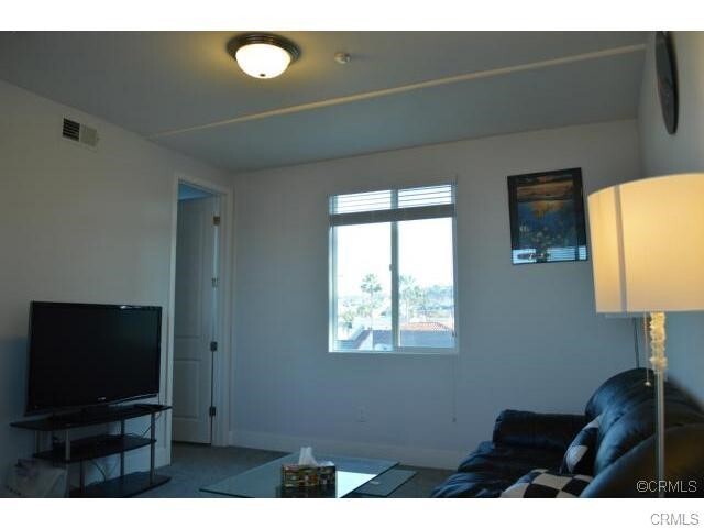 Building Photo - 408 Avenida Santa Barbara