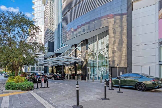 Building Photo - 851 NE 1st Ave