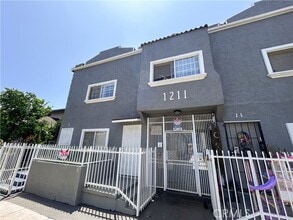 Building Photo - 1211 Hoffman Ave