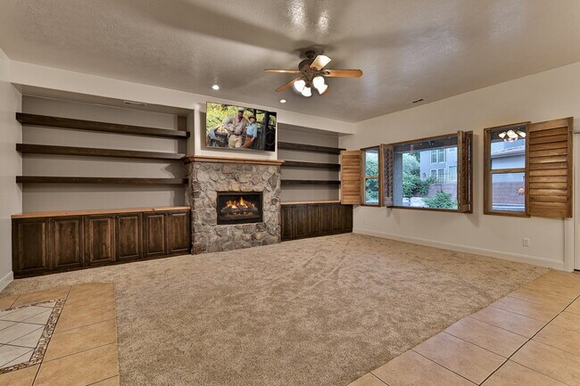 Building Photo - 2478 E Springs Dr