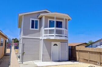 Building Photo - Newly Remodeled 3 Bedroom 2 Bath with Swee...