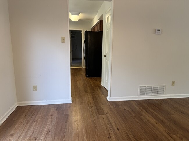 Building Photo - 36 Country Walk Dr