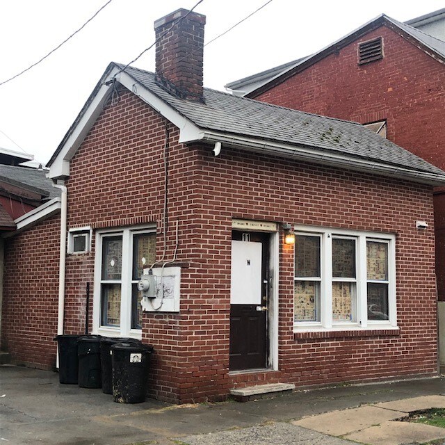 Primary Photo - 11 N 6th St