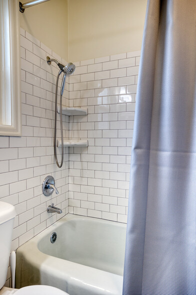 Tiled shower/tub combo - 311 W 29th St.