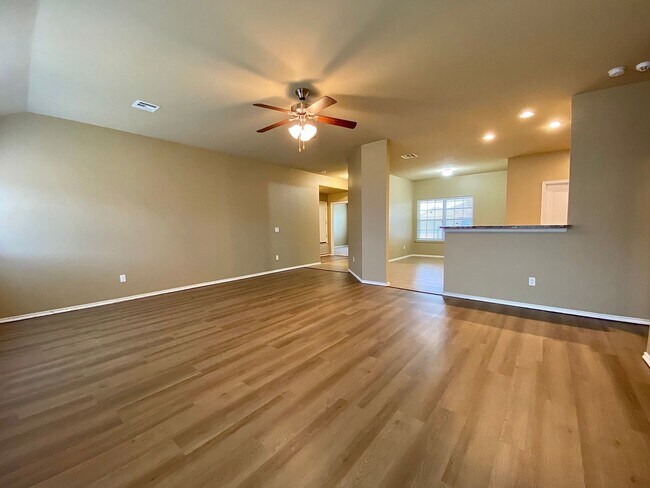 Building Photo - Great 3 Bedroom 2 Bath Home in Piedmont