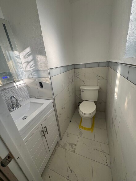 Building Photo - 119 E 87th St