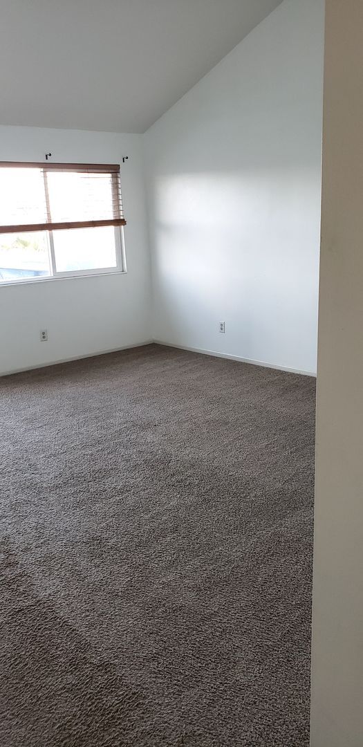 Building Photo - *DO NOT DISTURB TENANTS- 4 bedroom 2 bath home w/POOL!!