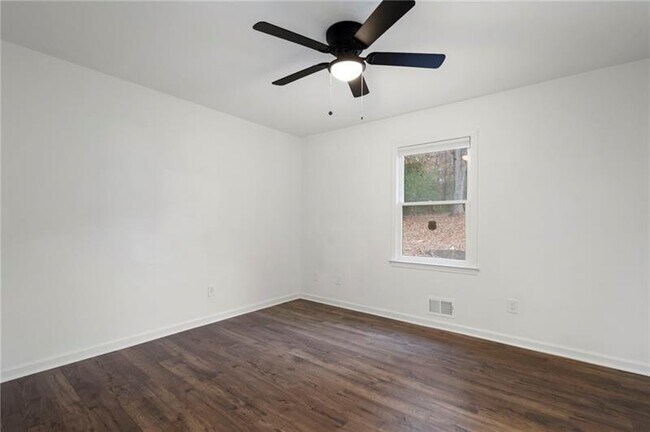 Building Photo - 3142 Chamblee Gap Rd