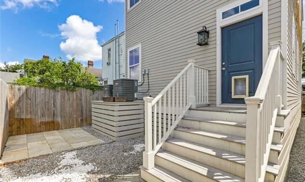 Fenced-in Backyard - 1908 Washington Ave