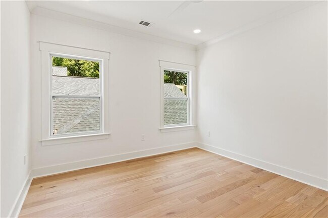 Building Photo - 205 Whitefoord Ave NE