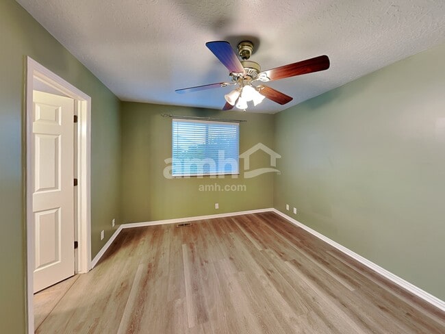 Building Photo - 172 W 2100 S