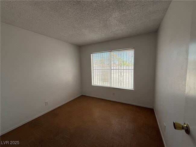 Building Photo - 2206 Sunnyslope Ave