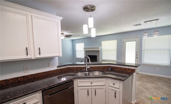Building Photo - 402 Preakness Cir
