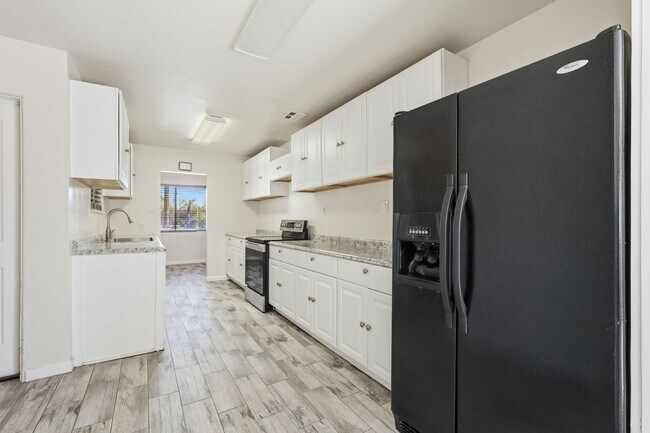 Building Photo - 209 E McMurray Blvd