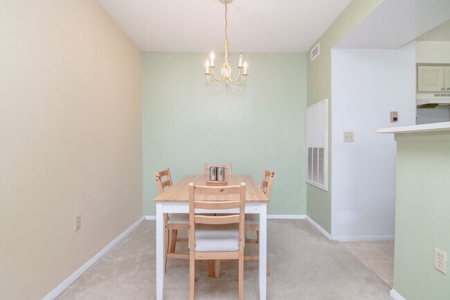 Building Photo - Cozy 1 Bed/ 1 Bath Condo for rent @ Blosso...