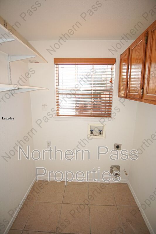Building Photo - 12941 Tierra Salas Dr