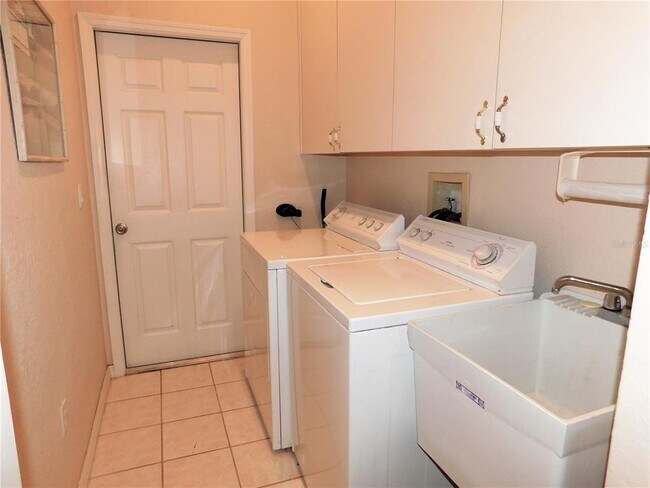 Building Photo - 5107 Pinnacle Dr