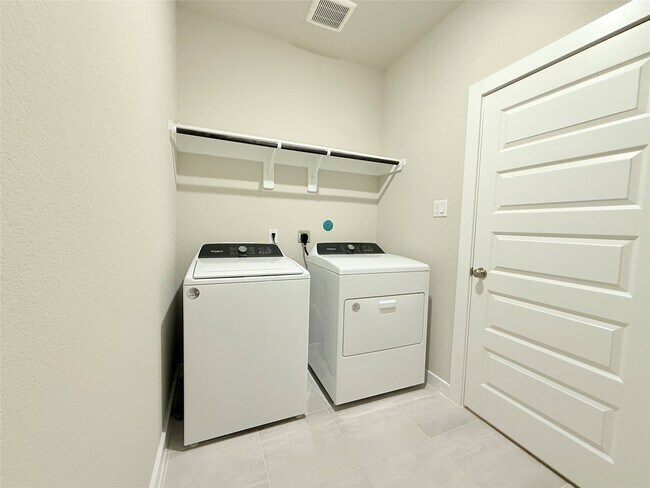Building Photo - 6411 Brazos Trl Dr
