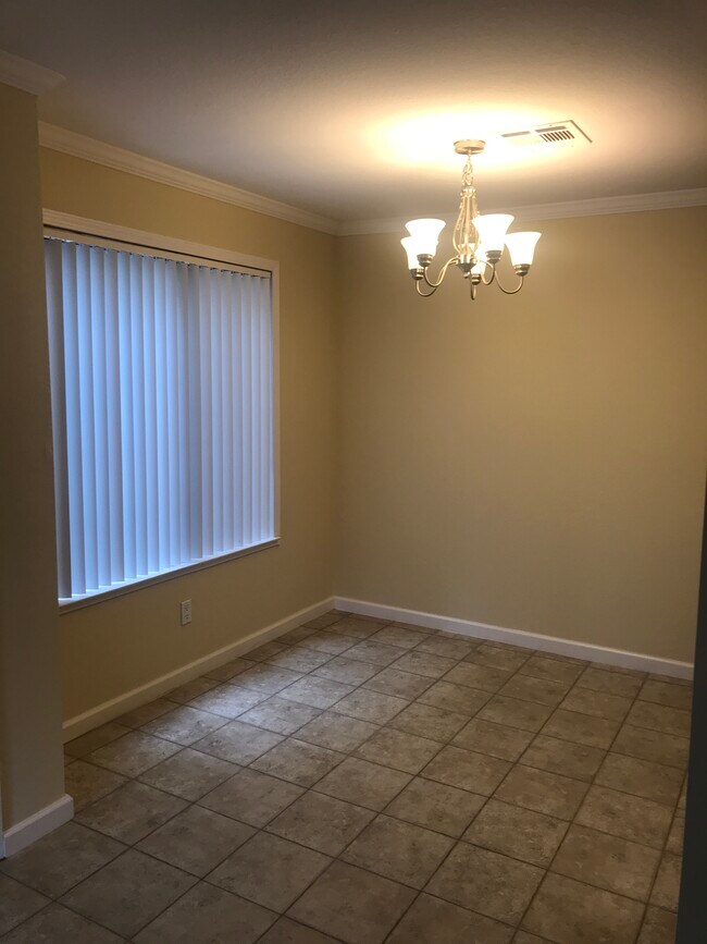 Dining room - 351 Eastridge Dr