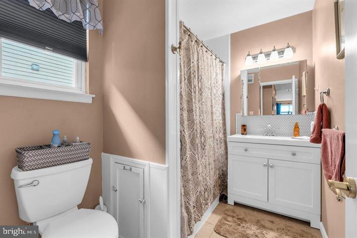 Building Photo - 27 Florence Tollgate Pl