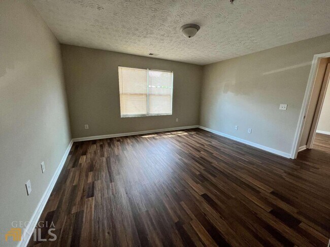 Building Photo - 13101 Fairington Ridge Cir