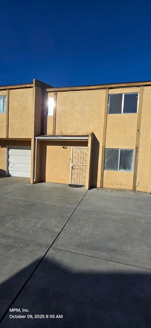 Primary Photo - 206 Myrtlewood Dr