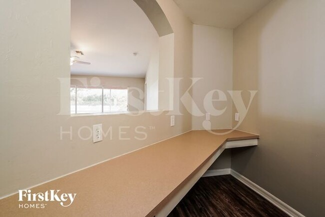 Building Photo - 4427 NE 10th Ct