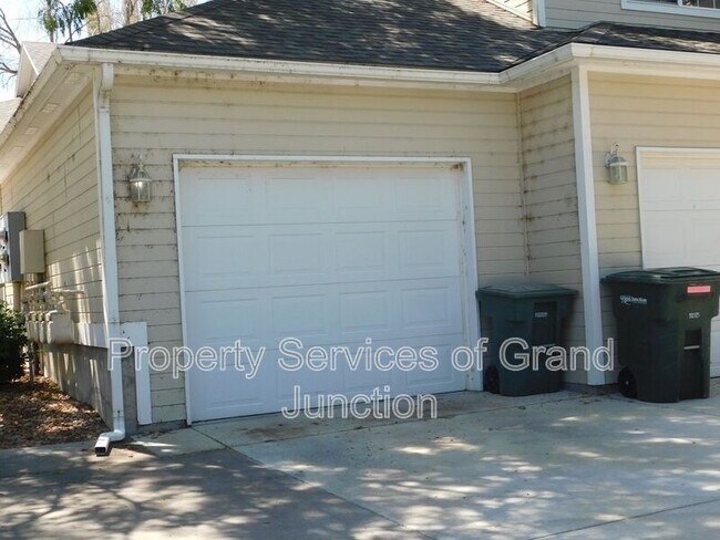Building Photo - 755 Glen Ct