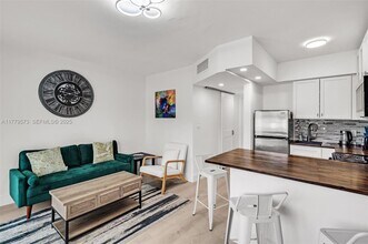 Building Photo - 1630 SW 4th Ave