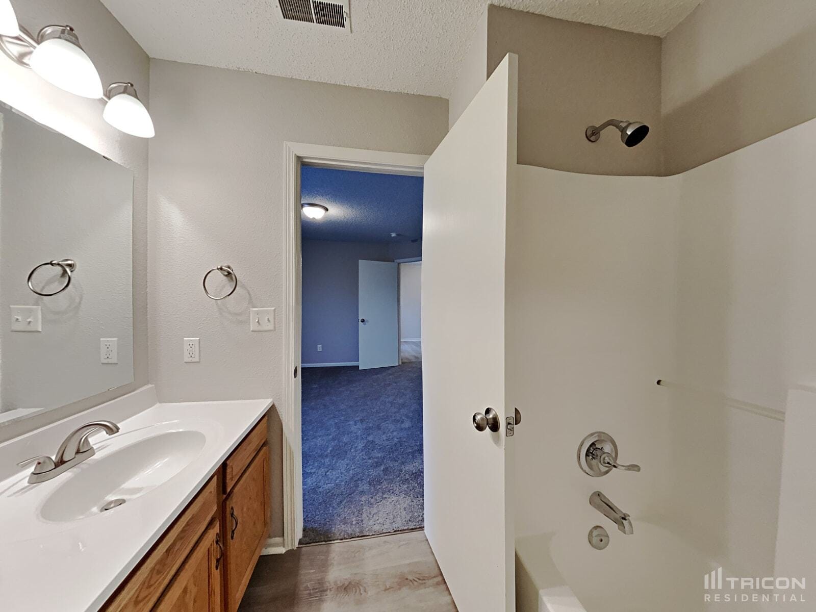 Building Photo - 1679 Long Lake Dr