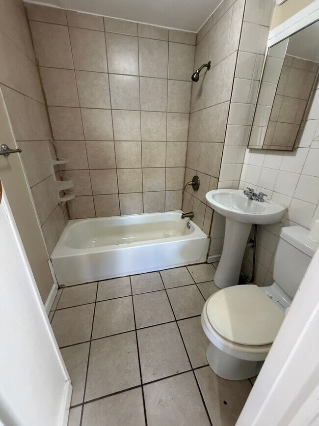 Building Photo - Charming 3 Bedroom Ranch Home for Rent in the Heart of Colorado Springs