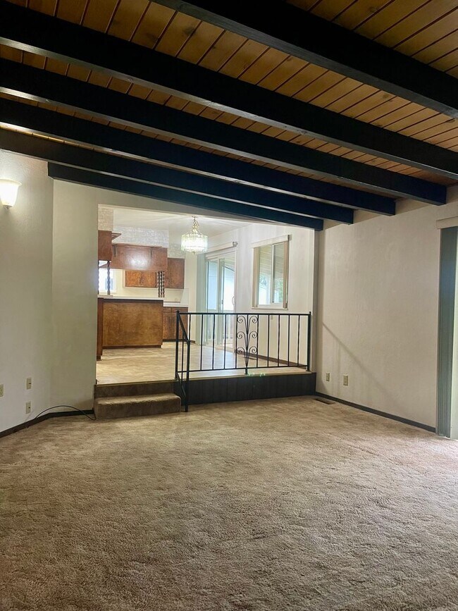 Building Photo - CHARMING 3 BED 2 BATH HOUSE WITH NEW HVAC, ROOF & LARGE FENCED BACKYARD