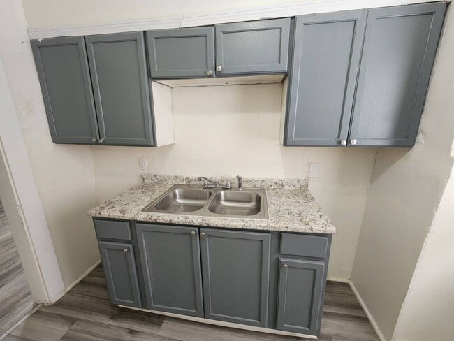 Building Photo - 14012 Scioto Ave