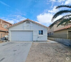 Building Photo - Charming & Upgraded Single-Story Home