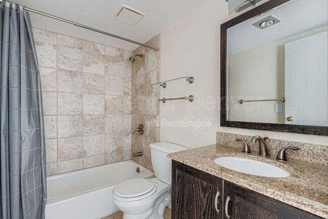 Building Photo - 540 S Forest St