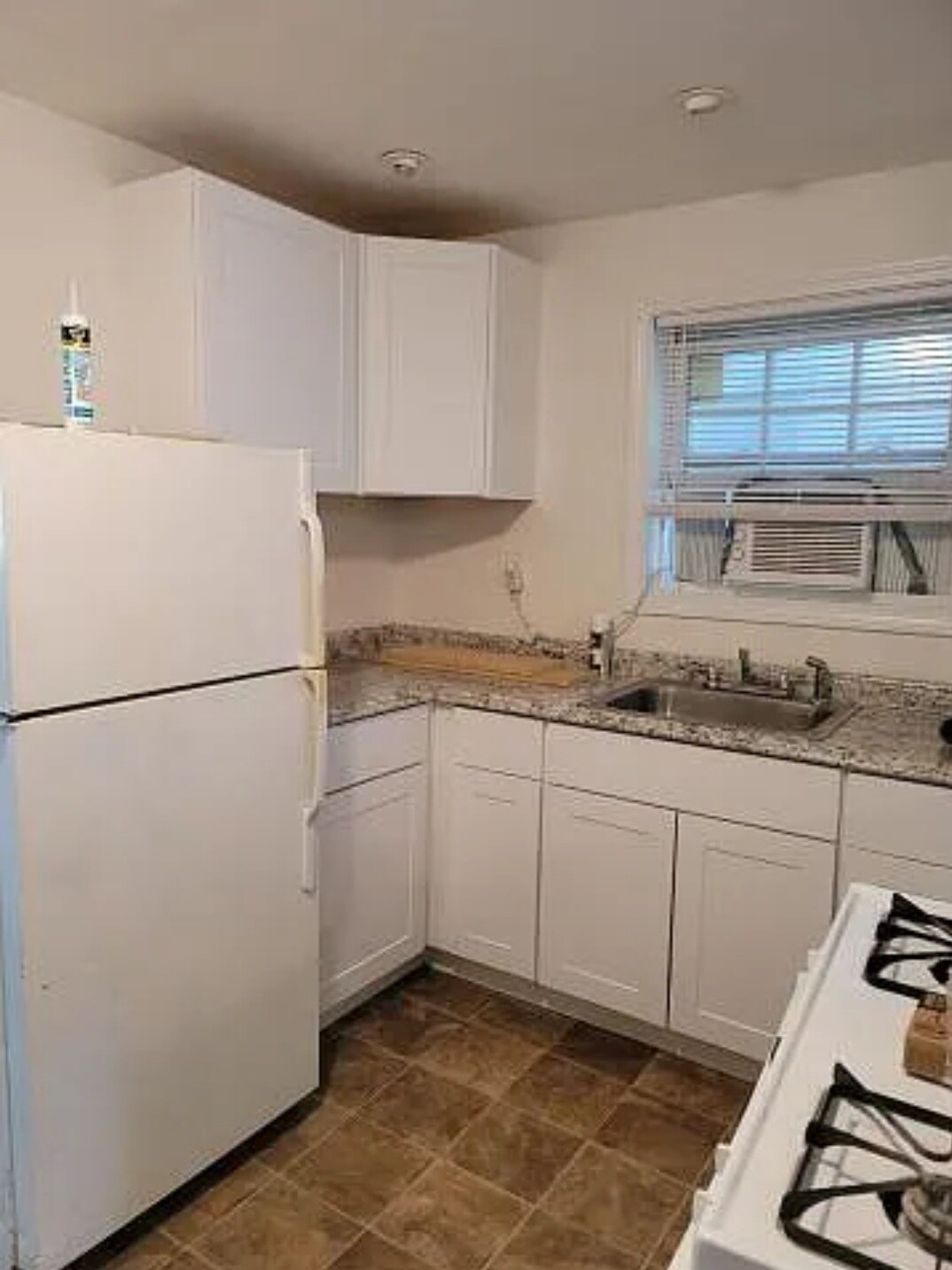 Building Photo - 969 Maplewood Ave