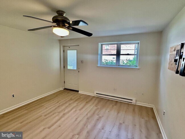 Building Photo - 333 Lacey Ave