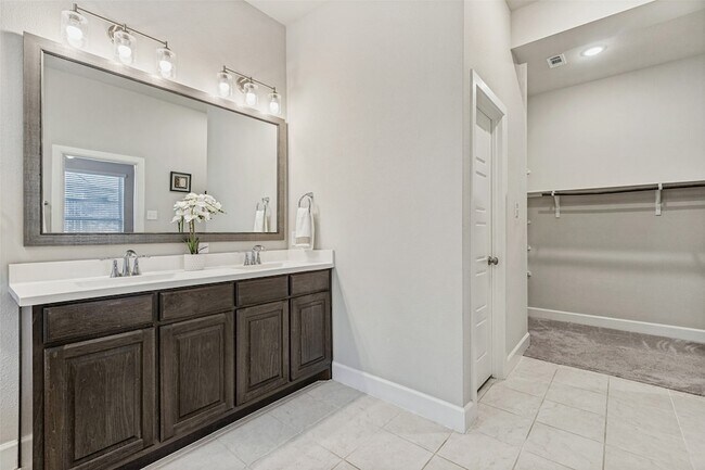 Building Photo - 2424 Preakness Pl