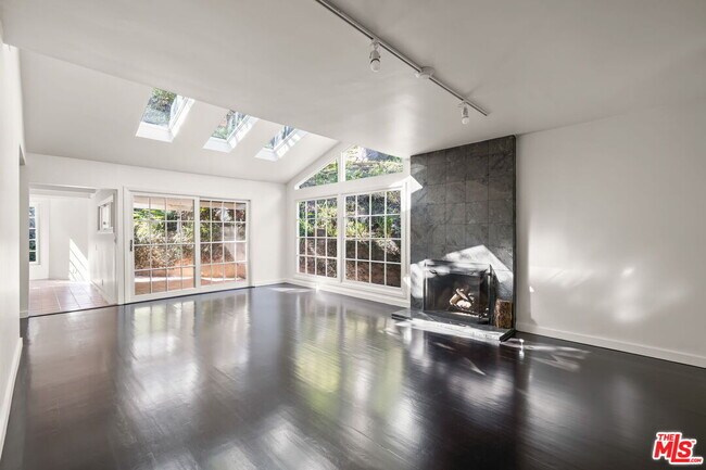 Building Photo - 3621 Longview Valley Rd