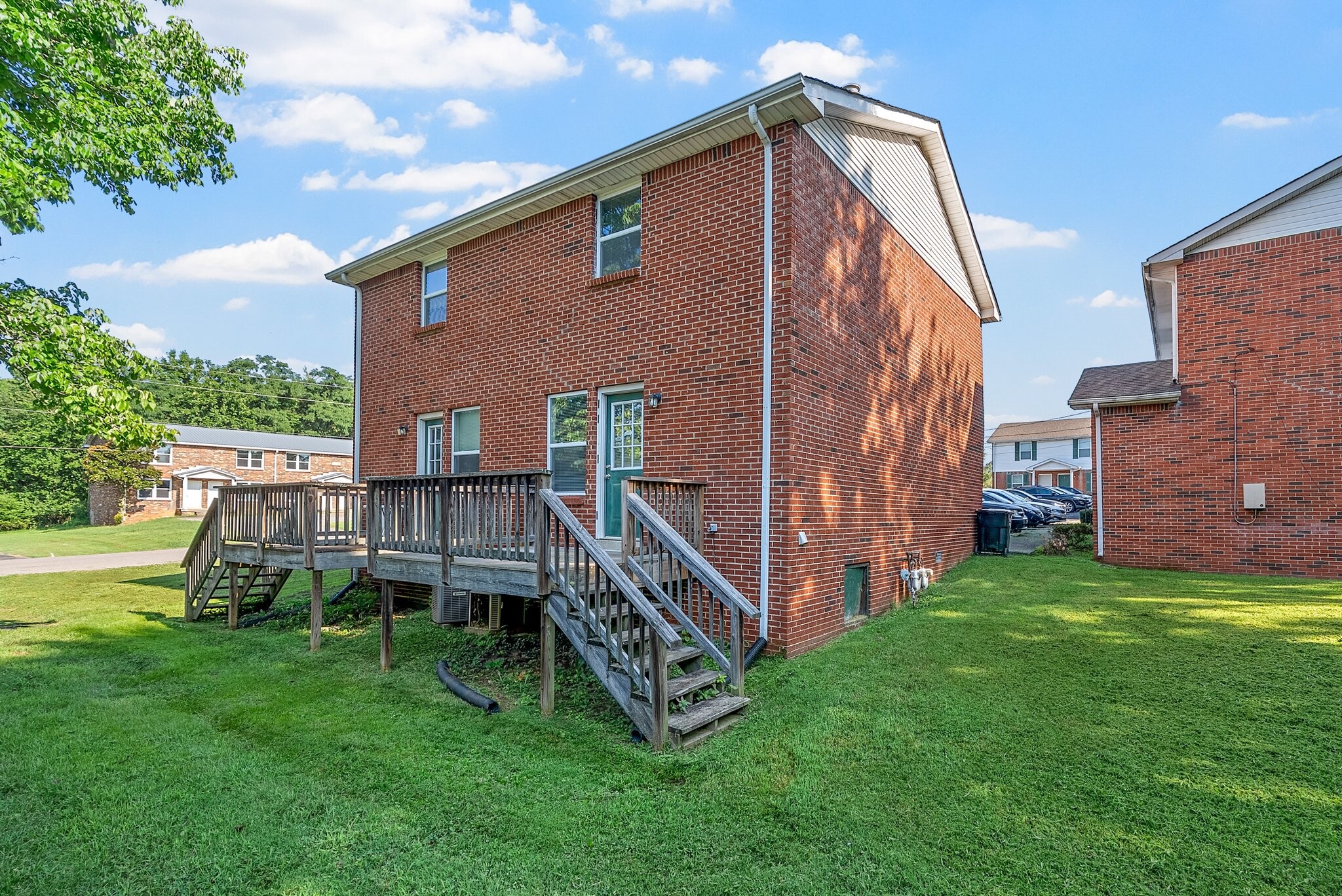 Building Photo - 813 Golf View Pl